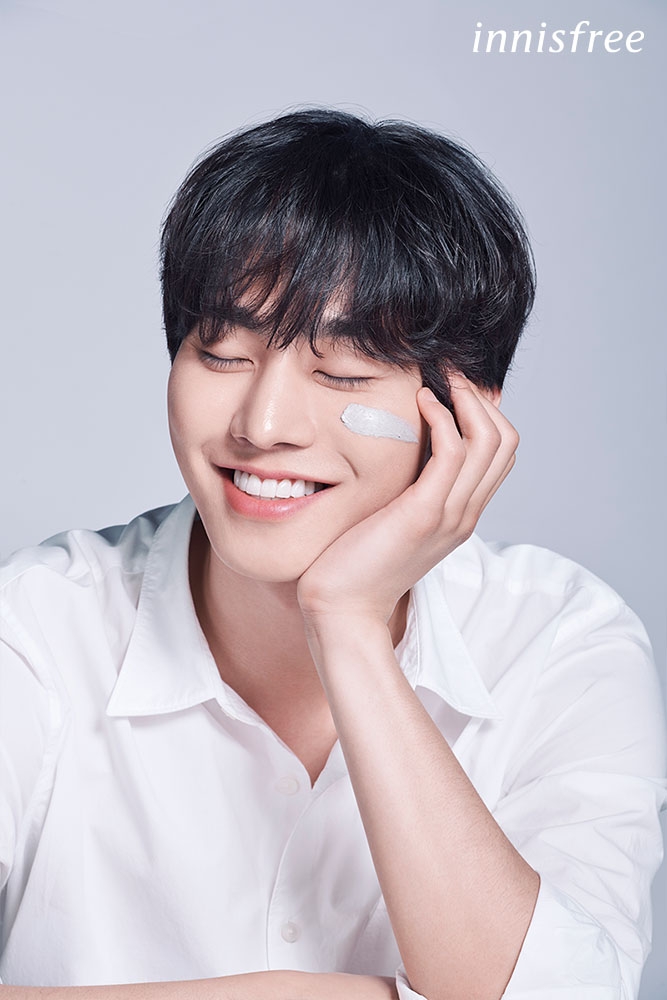 安孝燮展現清爽魅力