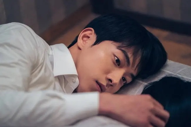 看點3：羅希度&白易辰互相支持和安慰的「被子擁抱」