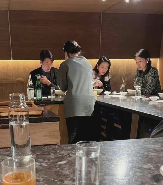 網友在餐廳偶遇玄彬與孫藝真