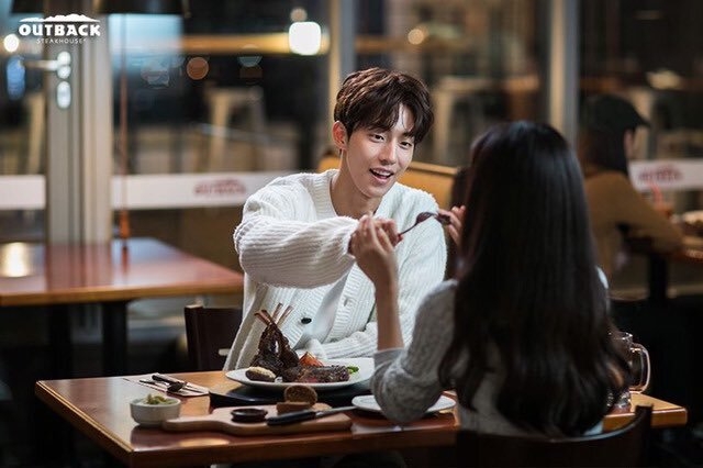 金泰梨與南柱赫其實還合作過牛排廣告