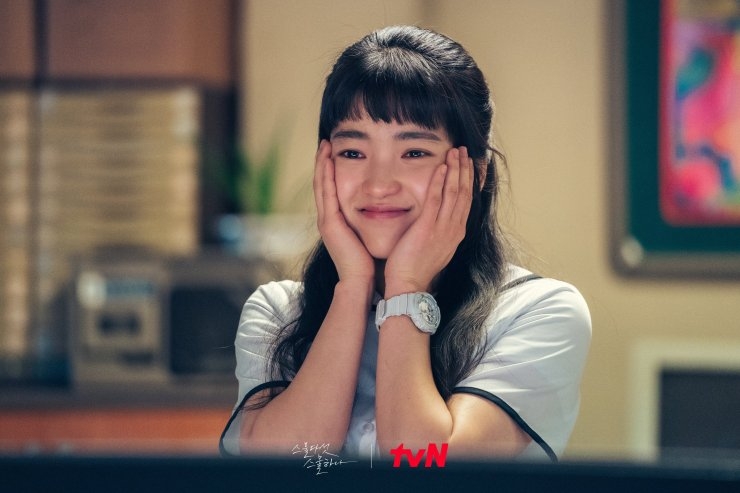 金泰梨在《二十五二十一》中飾演女高中生「羅希度」