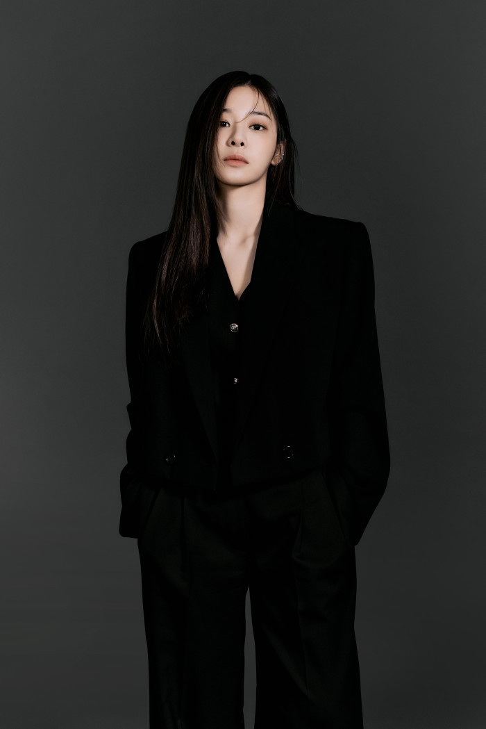 薛仁雅西裝造型簡歷照