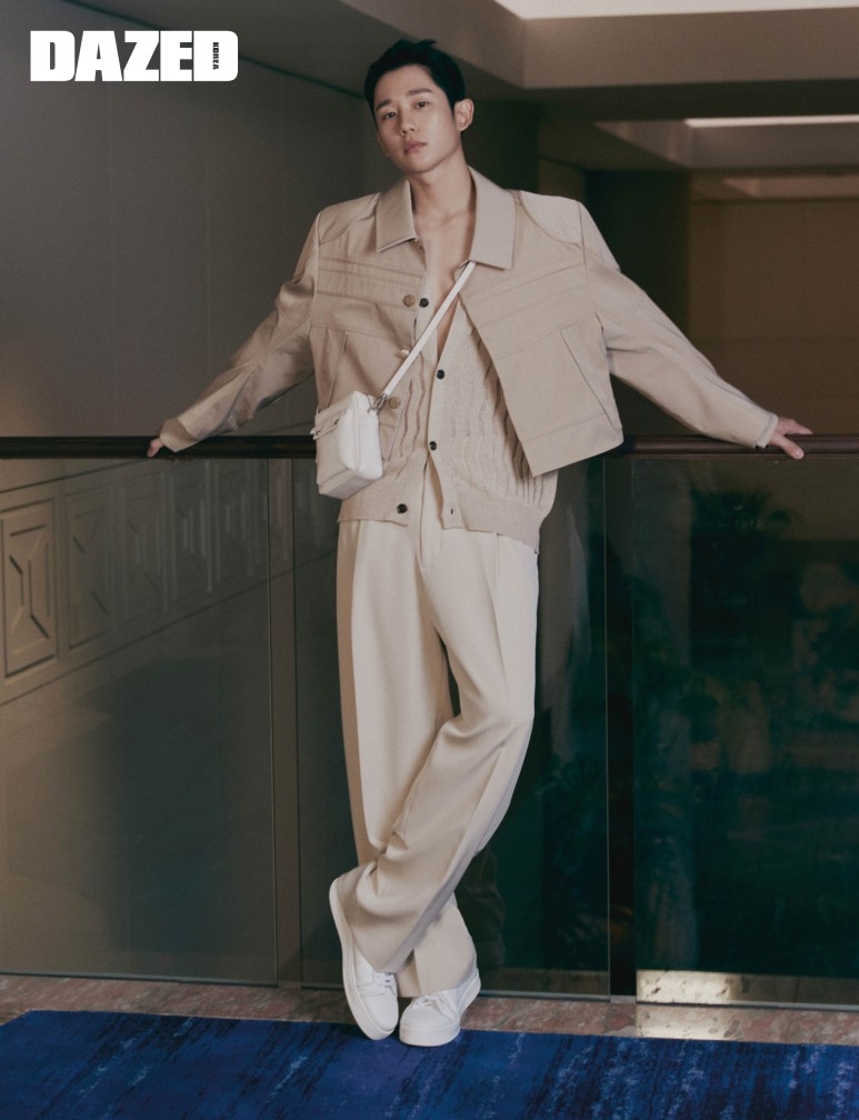 丁海寅《DAZED》時尚畫報公開