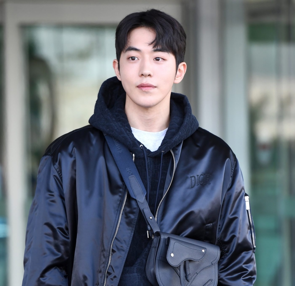 南柱赫與趙寅成、林周煥聚餐被粉絲目擊