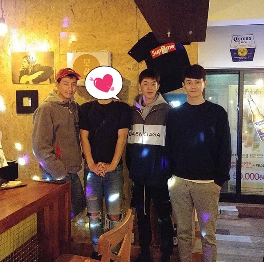 南柱赫與趙寅成、林周煥2018年時就曾一起出遊