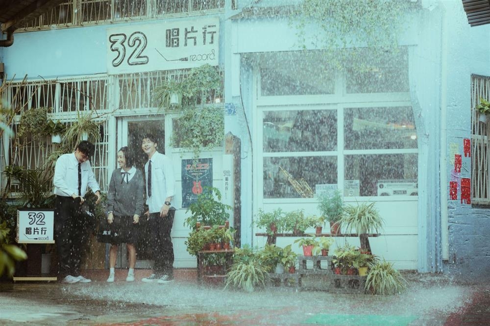 《想見你》劇中故事開端的32唱片行