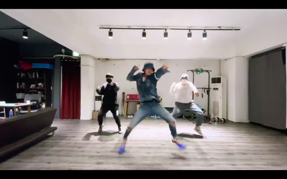 李準基履行收視公約熱舞