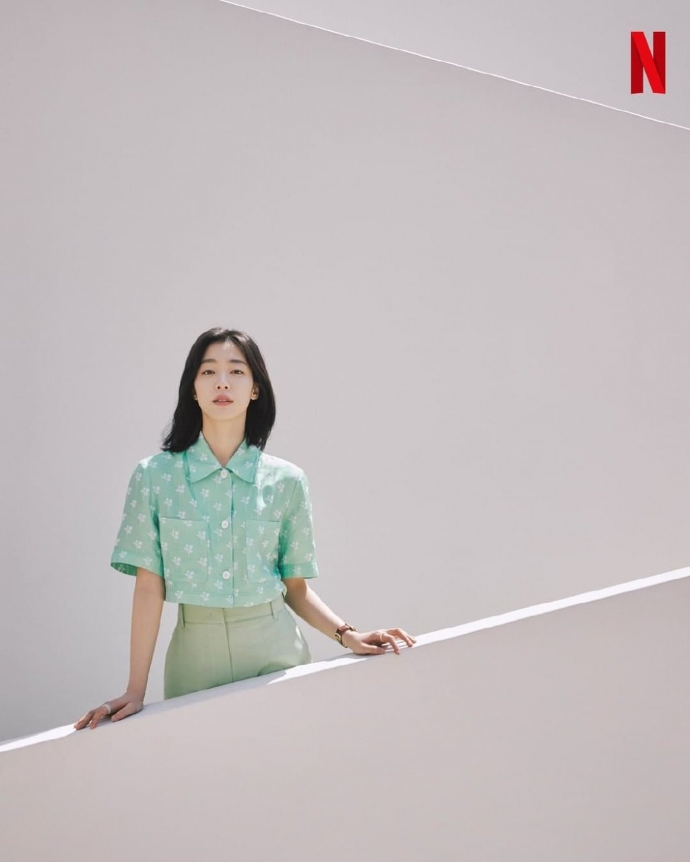 崔成恩Netflix《魔幻之音》宣傳畫報公開