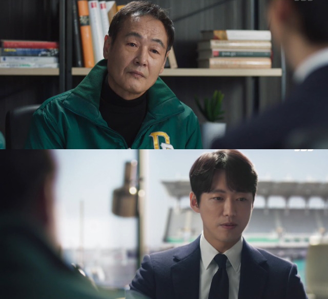 李孽在《Stove League》中飾演Dreams棒球隊總教練