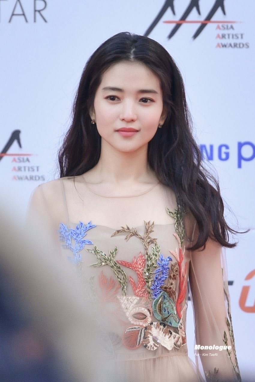 金泰梨將出席今晚的《百想藝術大獎》