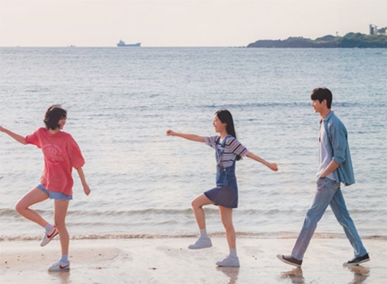 《Soulmate》改編自中國電影《七月與安生》,由金多美與全素妮、邊佑錫主演
