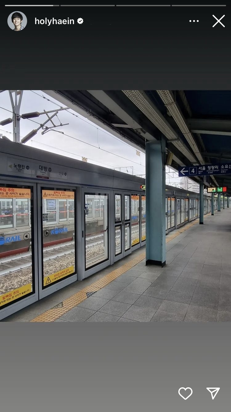 丁海寅和金旻奎一起去看張仁燮舞台劇演出