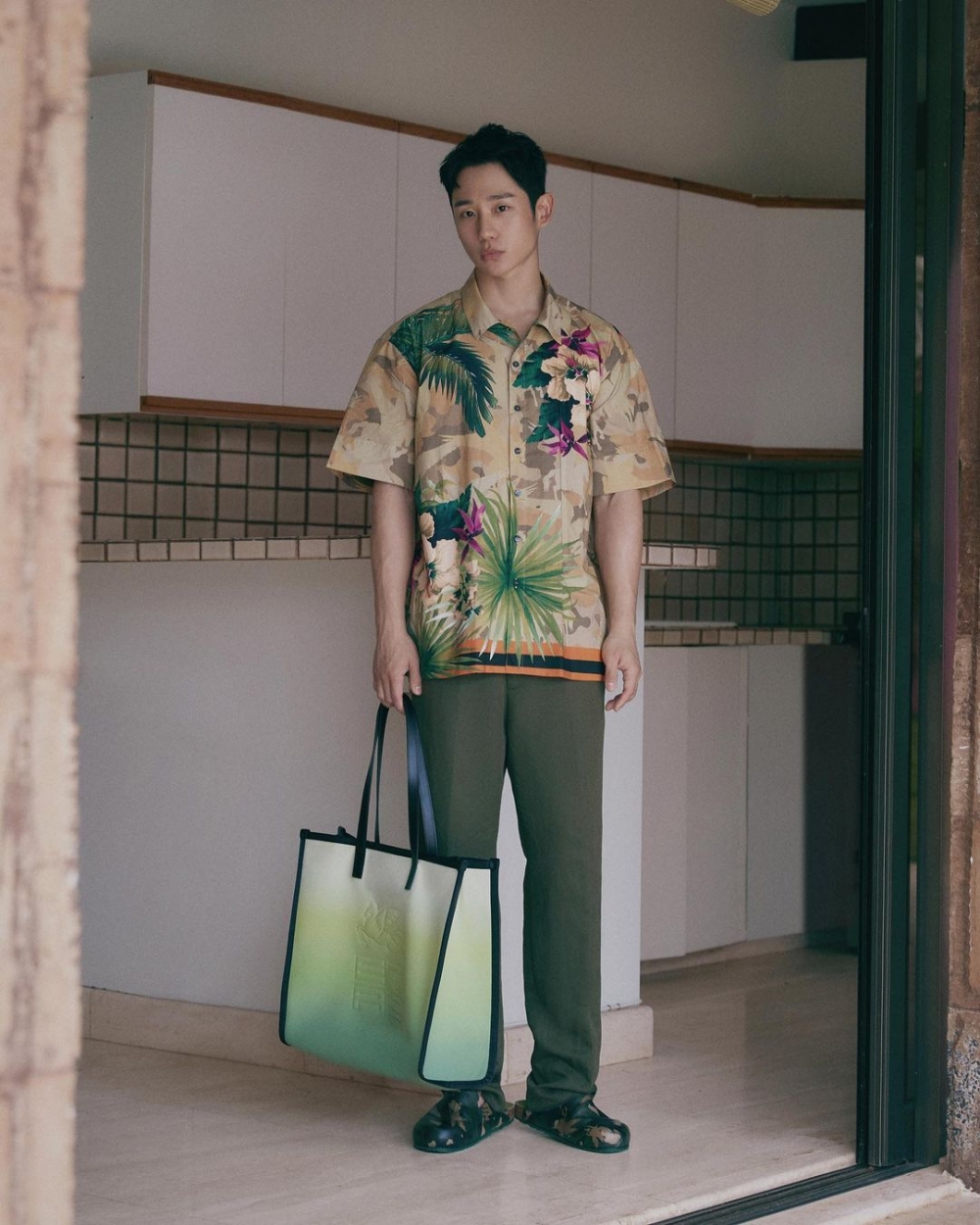 丁海寅《DAZED》時尚畫報公開