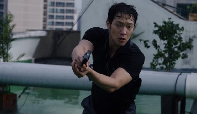 孫錫久在《超感8人組》第二季中飾演文警官