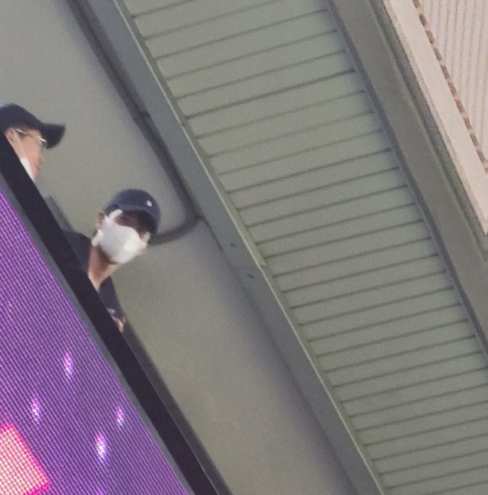 南柱赫被粉絲遇到去看棒球賽