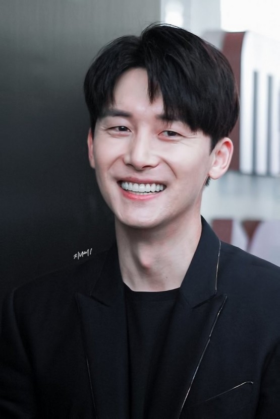 金準翰於《安娜》中飾演「志勛」一角