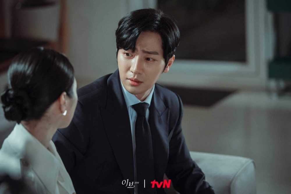 徐恩平深深愛上李拉艾，成為她復仇道路上的助力