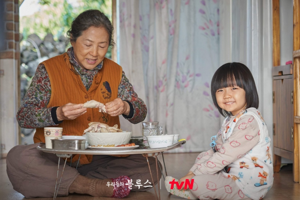 《我們的藍調時光》春禧與恩奇祖孫倆的故事十分溫馨