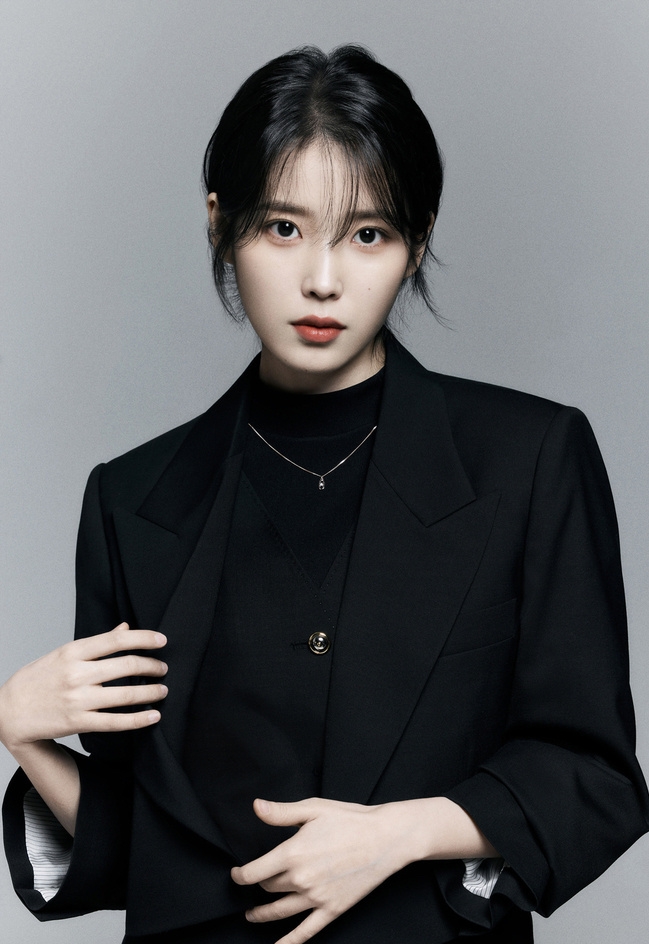 IU《Broker》訪談畫報公開