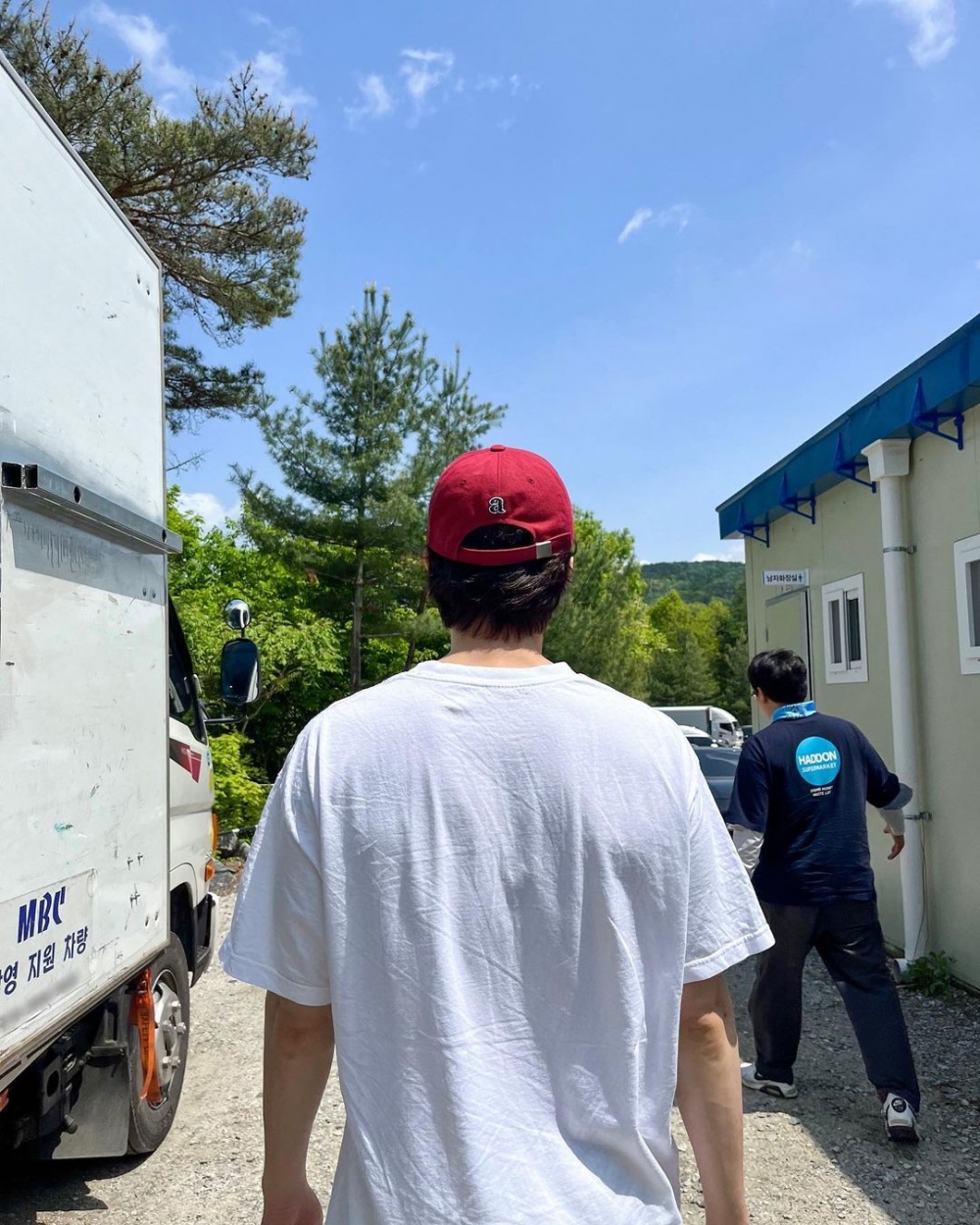 李棟旭曬出拍攝期間的照片