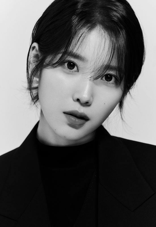 IU《Broker》訪談畫報公開