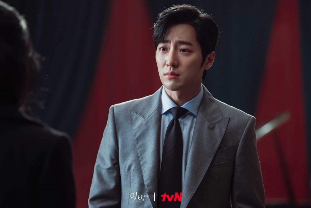 徐恩平與李拉艾(徐睿知 飾)時隔13年重逢