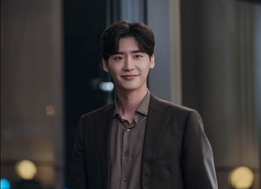 《黑話律師》李鍾碩劇照曝光