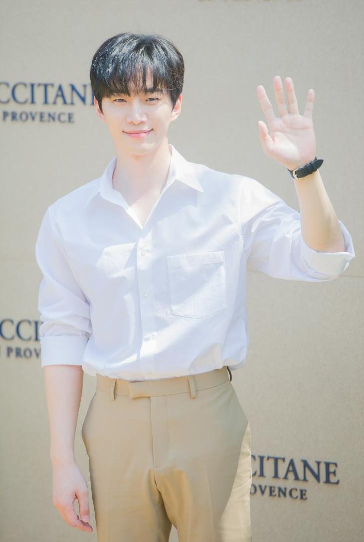 李俊昊接到新戲《不成文規定》的提案