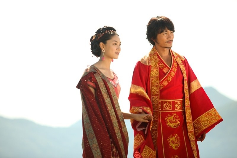 徐智慧與池晟2010年曾在古裝劇《金首露》中合作