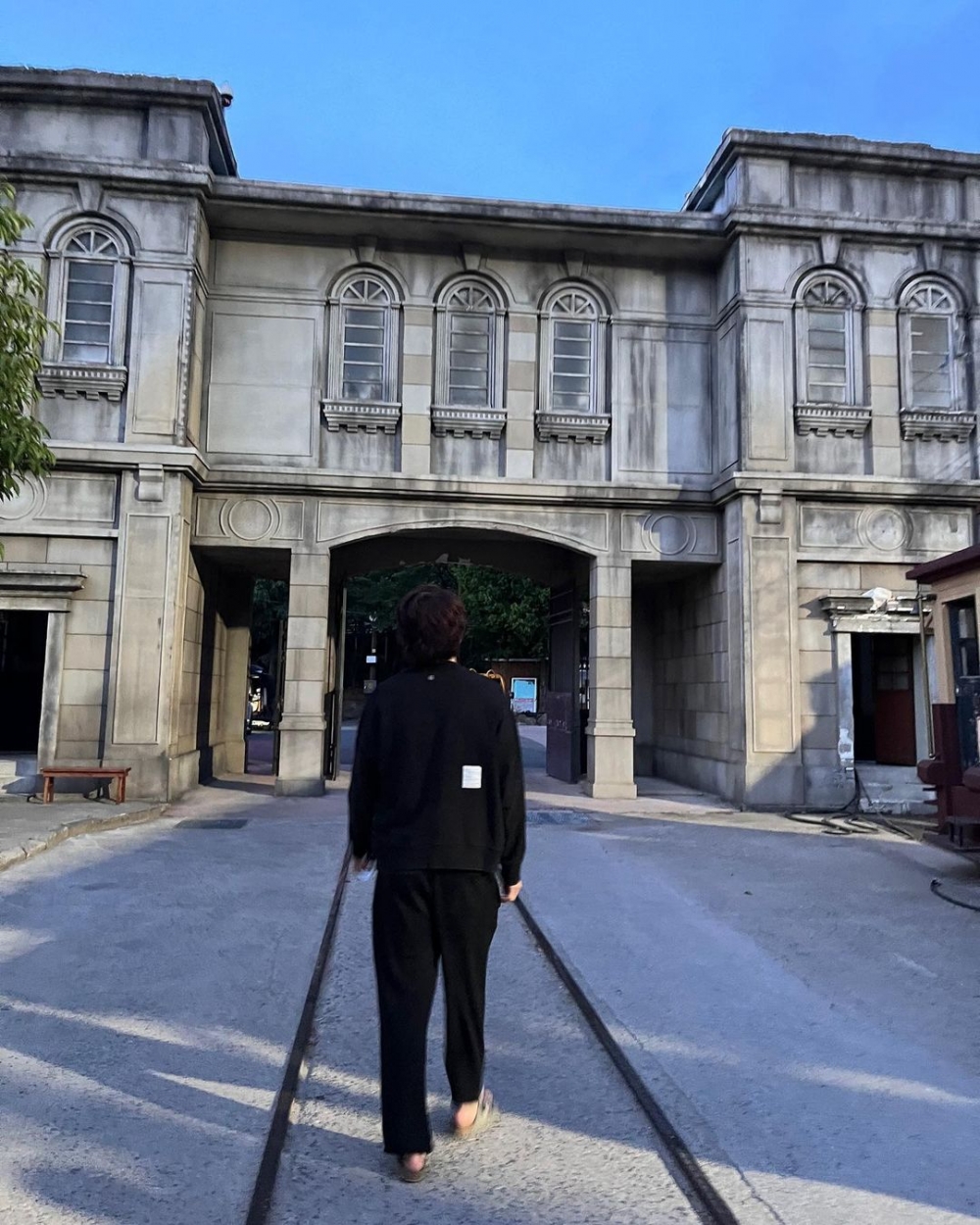 李棟旭曬出拍攝現場的照片