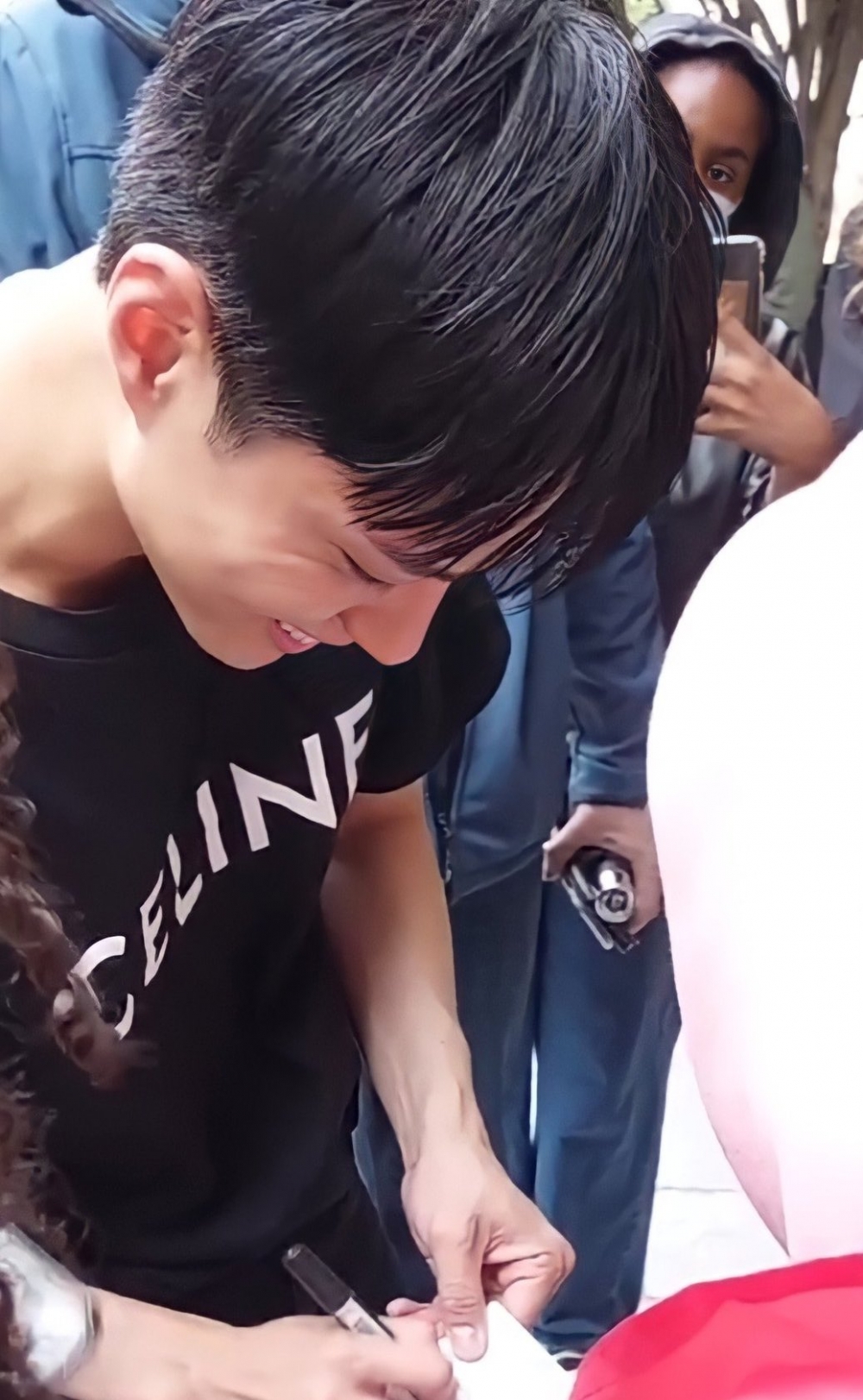 朴寶劍熱心幫粉絲前名