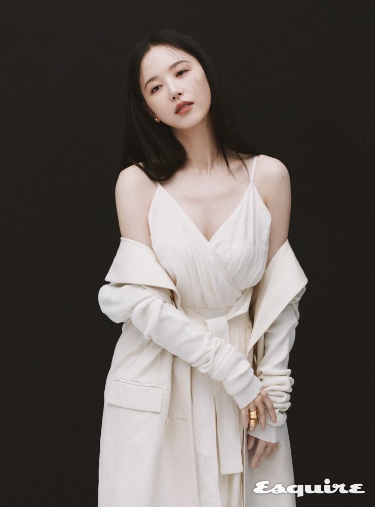 《esquire》姜漢娜畫報公開