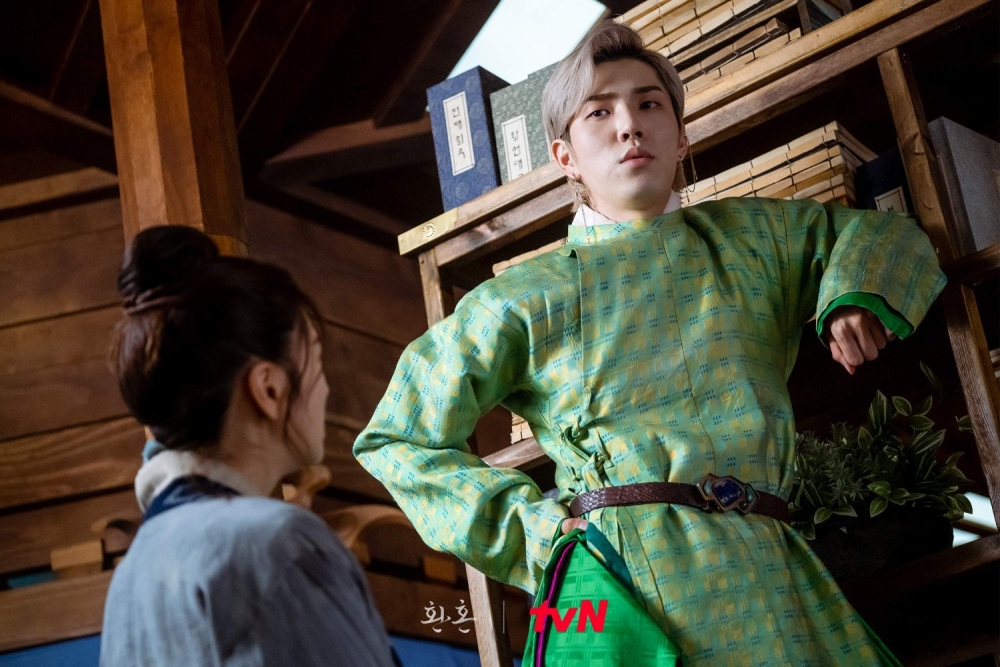 《還魂》韓服遭批太「現代」四不像