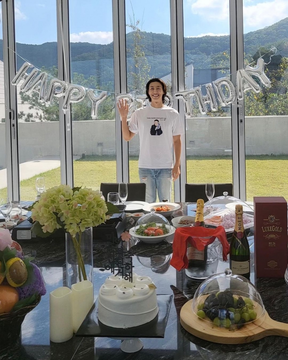 姜其永生活照可以看到部分豪宅