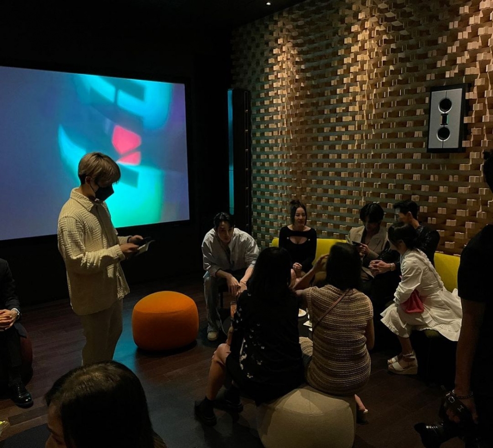 多位藝人出席燒酒品牌KHEE的VVIP派對