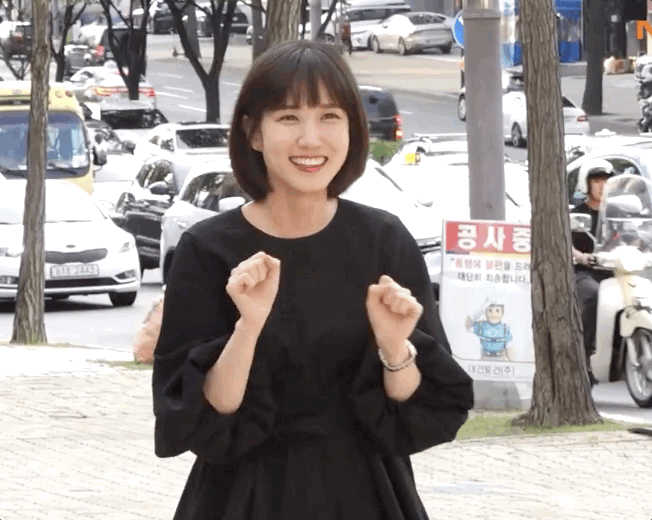 朴恩斌用「禹to the 英to the禑」與記者們打招呼