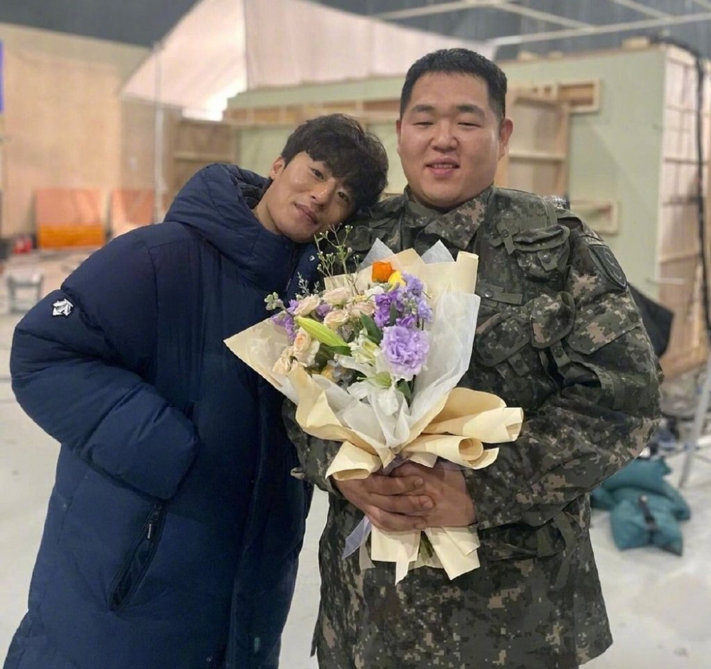 文相勳《D.P：逃兵追緝令》