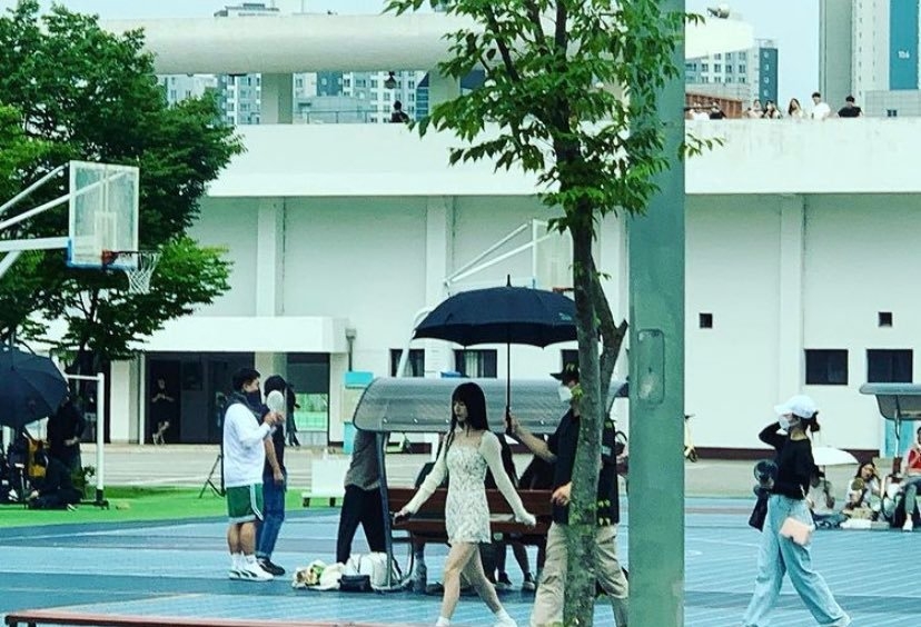 秀智新劇《愛上姐姐的理由》路透照