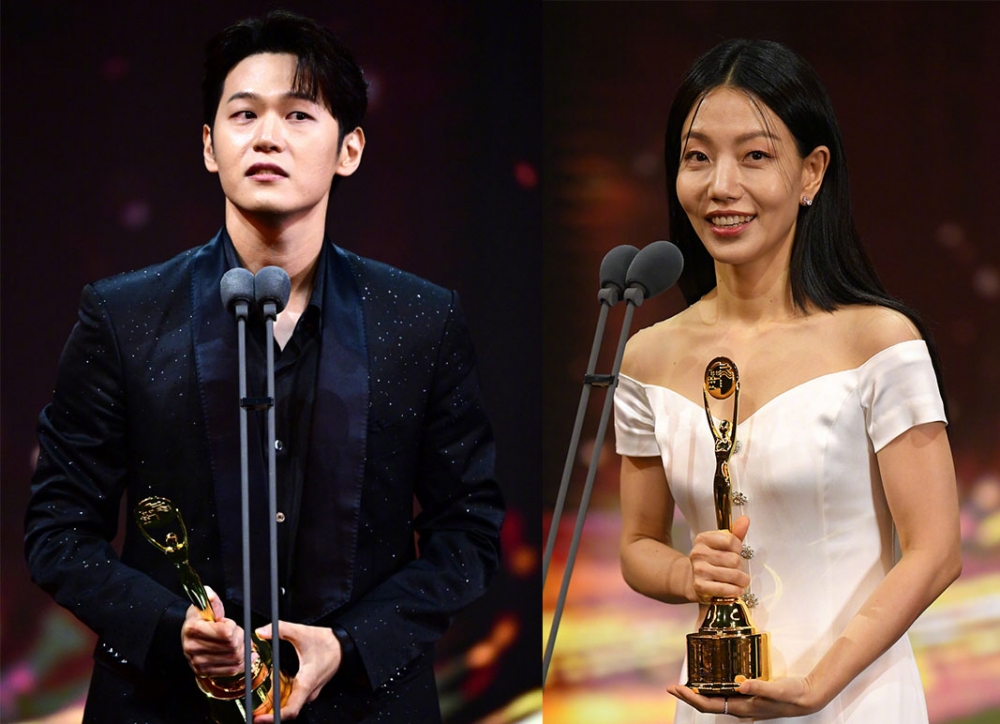 最佳男/女配角賞：李學周《既然這樣就去青瓦台》、金信祿《地獄公使》