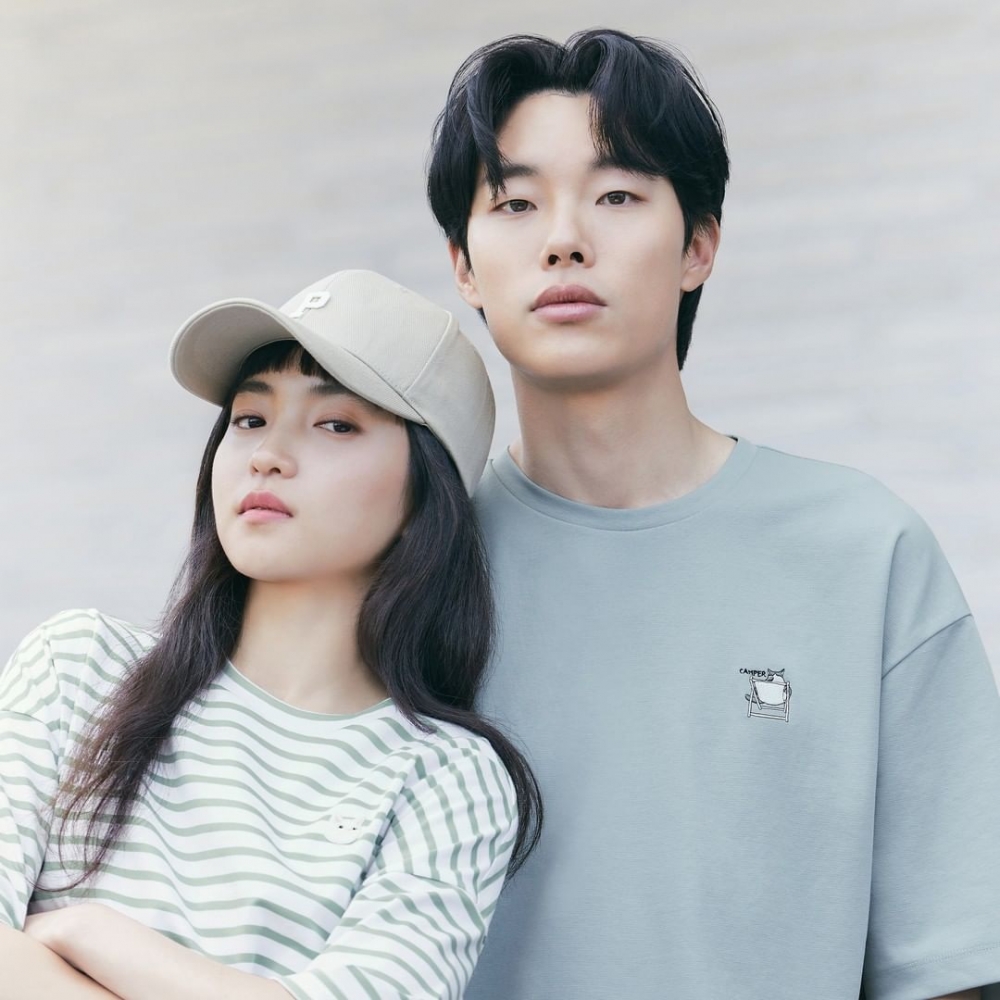 柳俊烈與金泰梨代言畫報