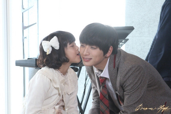 《Dream High 2》盧正義飾演姜素拉妹妹