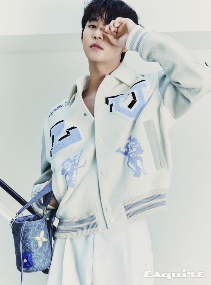 安孝燮《esquire》時尚畫報公開