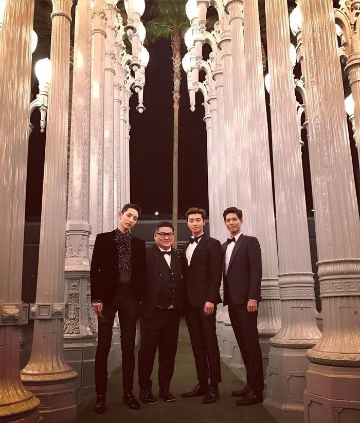 李洙赫2016年曾上傳與朴敘俊、朴寶劍的合照