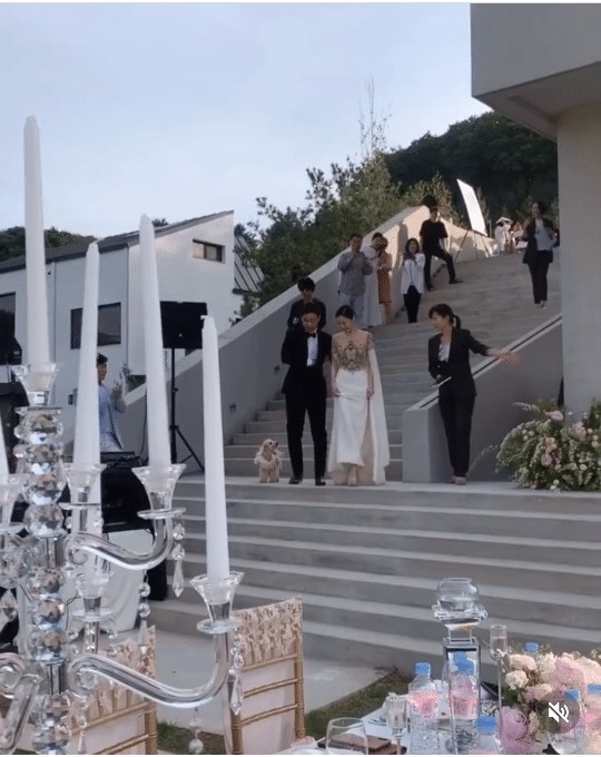 姜其永的婚禮在家裡舉行