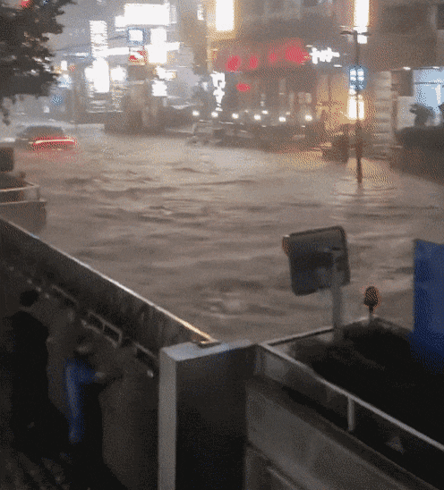 大樓防水門發揮作用