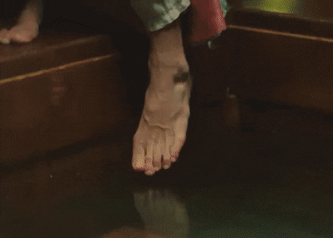 李宰旭在開播時因「腳演技」引起熱議