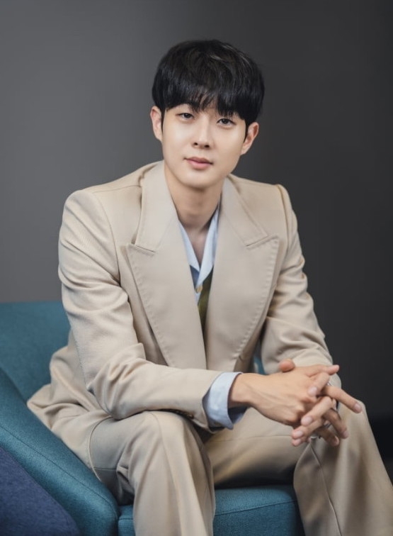 崔宇植將飾演偶然成為殺人犯的平凡大學生「李唐」