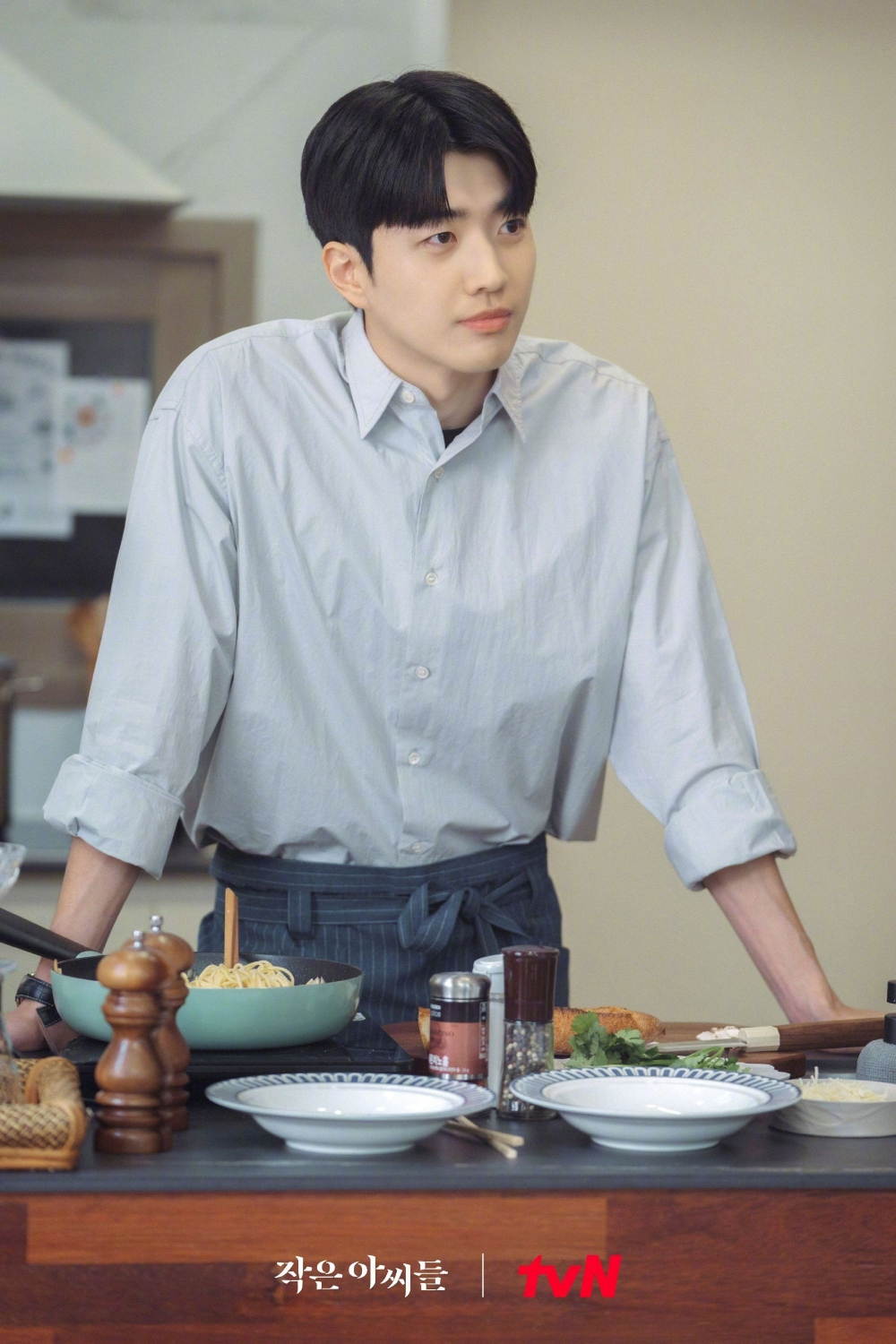 姜勛飾演河鐘浩