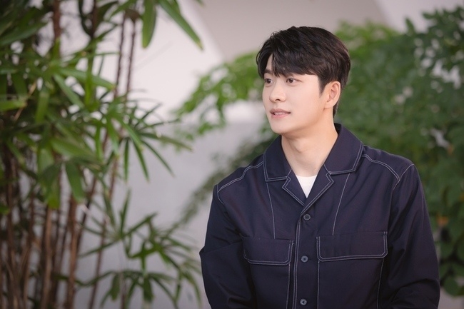 姜泰伍飾演李濬浩