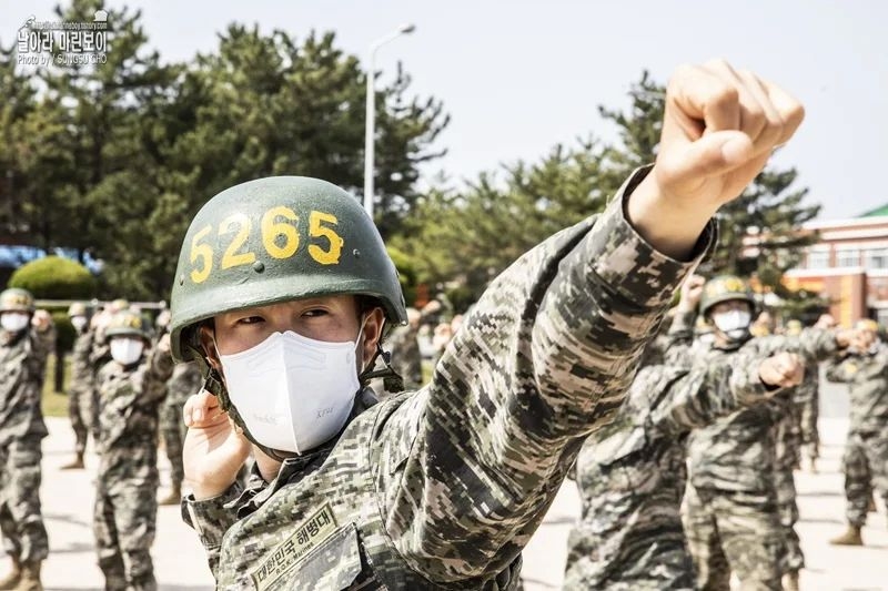 P.O參與海軍陸戰隊訓練